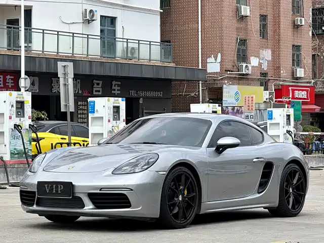 PORSCHE 718