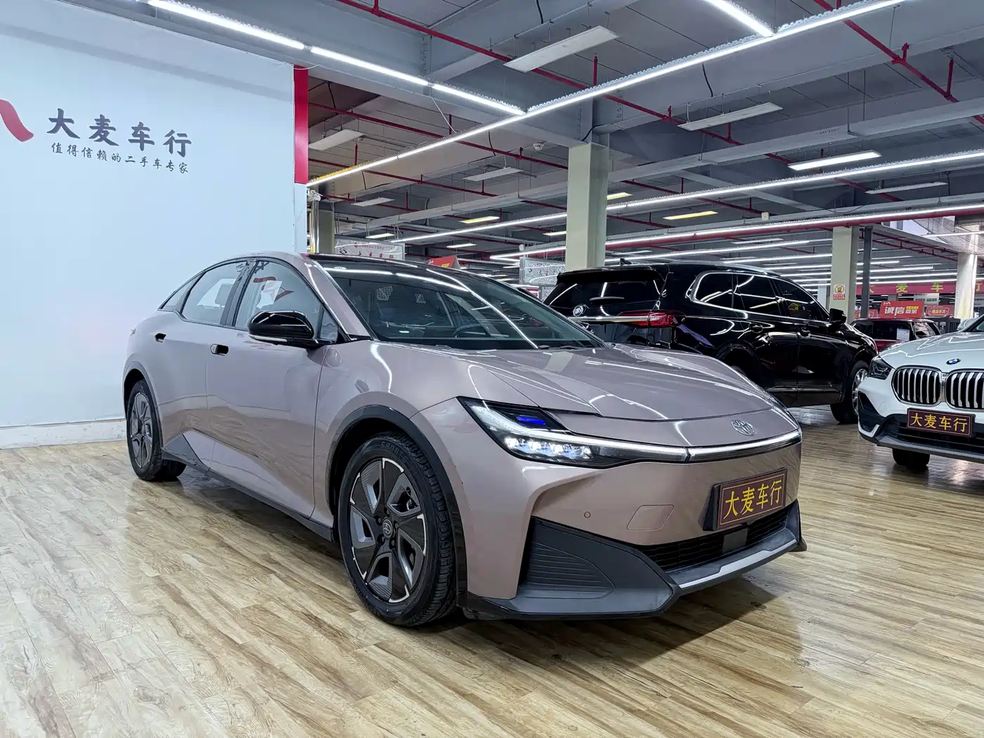 Toyota bZ3 2023 616km Long Range Premium фото 3