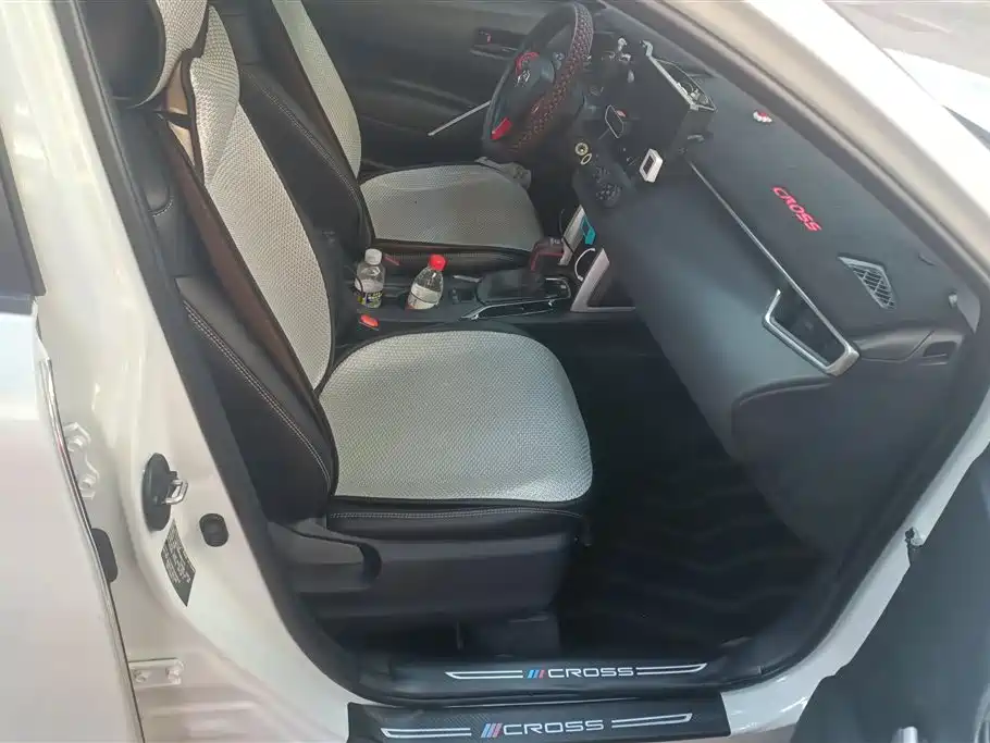 Toyota Corolla Cross 2024 Model 2.0L Pioneer Edition фото 8