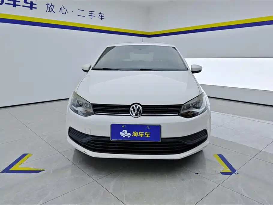 Volkswagen Polo 2014 1.4L Manual Trend Edition фото 2
