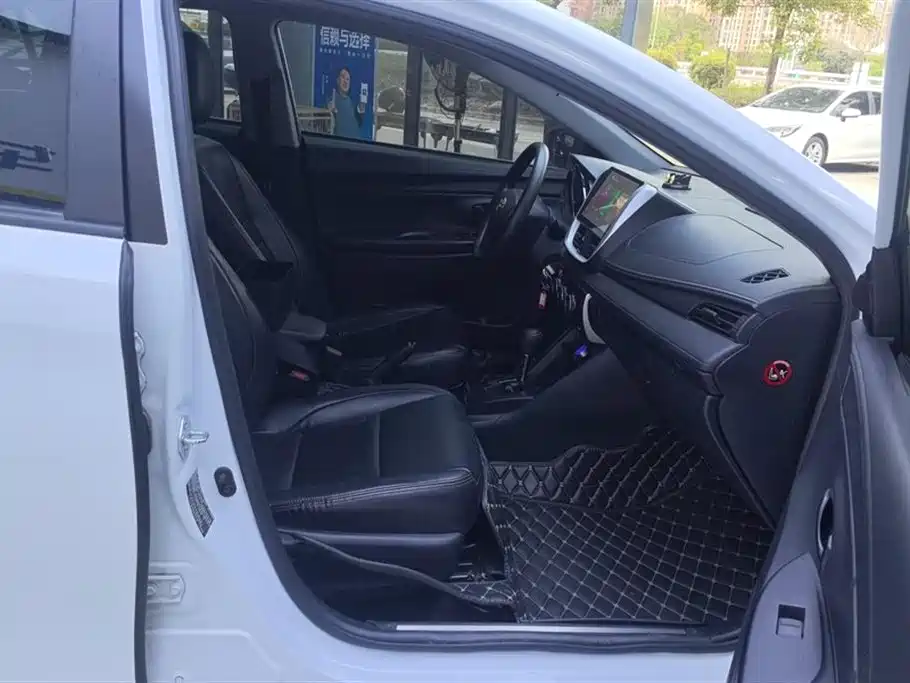 Toyota YARiS L Zhi Xuan 2016 Facelift 1.5E CVT Charming Edition фото 8