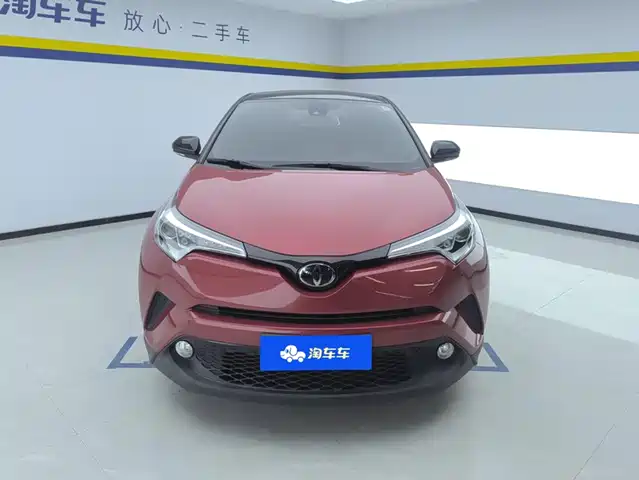 Toyota C-HR 2018 2.0L Leading Sunroof Edition China VI — фото 2