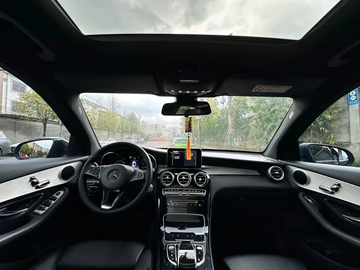Mercedes-Benz GLC 2018 Facelift GLC 200 4MATIC фото 11