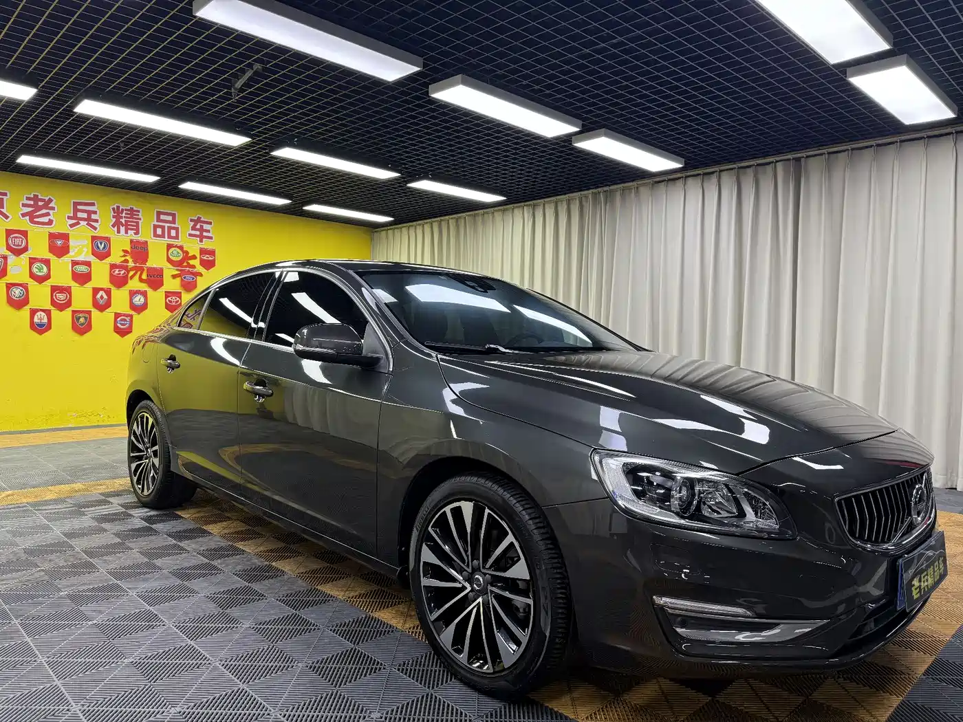Фото 3 - Volvo S60