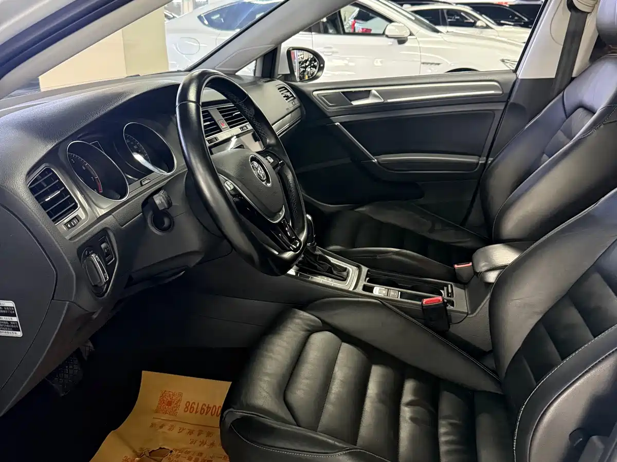 Volkswagen Golf 2015 1.4TSI Automatic Luxury фото 4