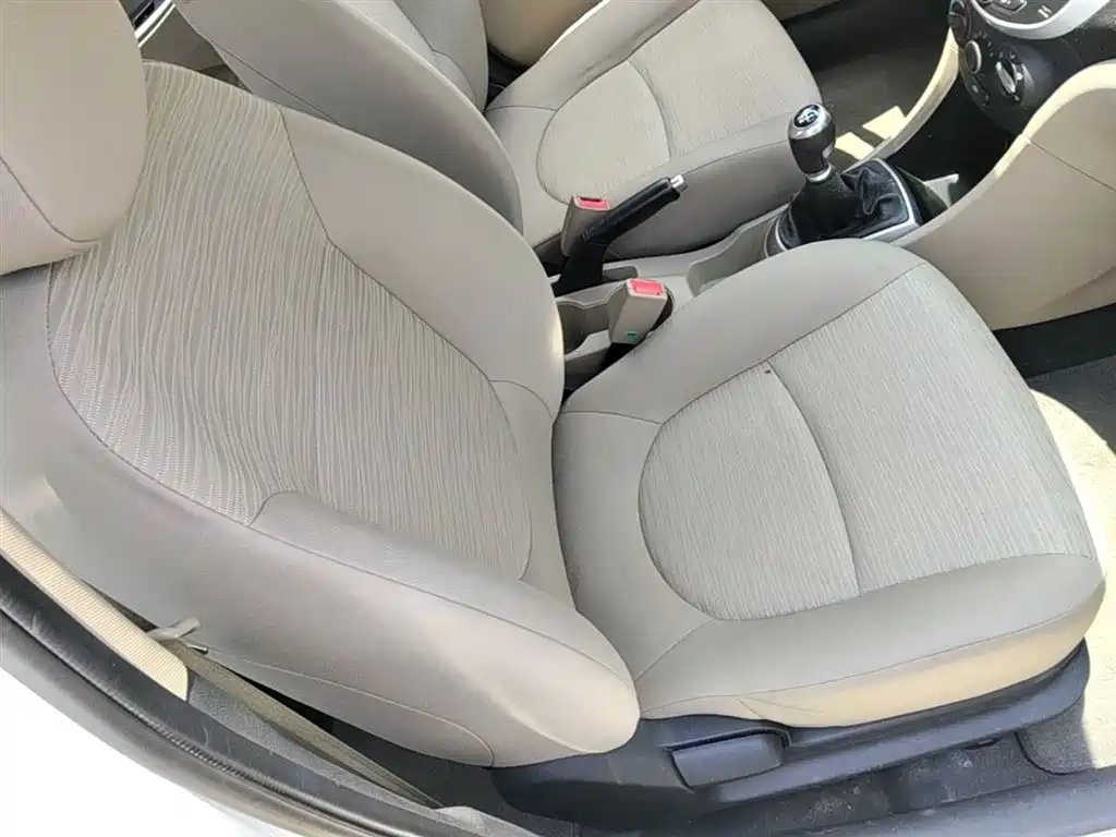 Hyundai Verna 2014 1.4L Manual Smart GLS фото 25
