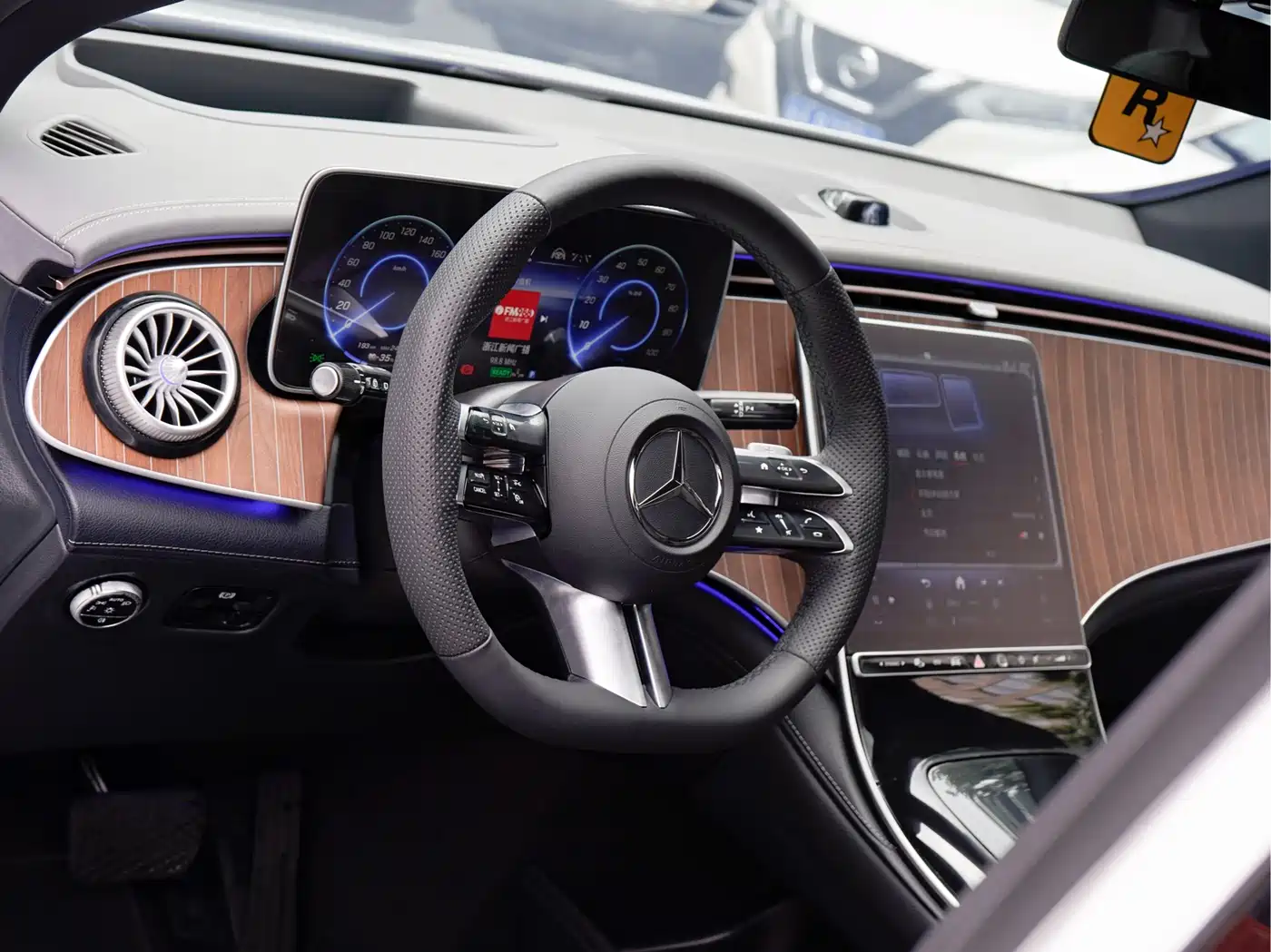 Mercedes-Benz EQE SUV 2024 500 4MATIC Luxury Edition фото 10
