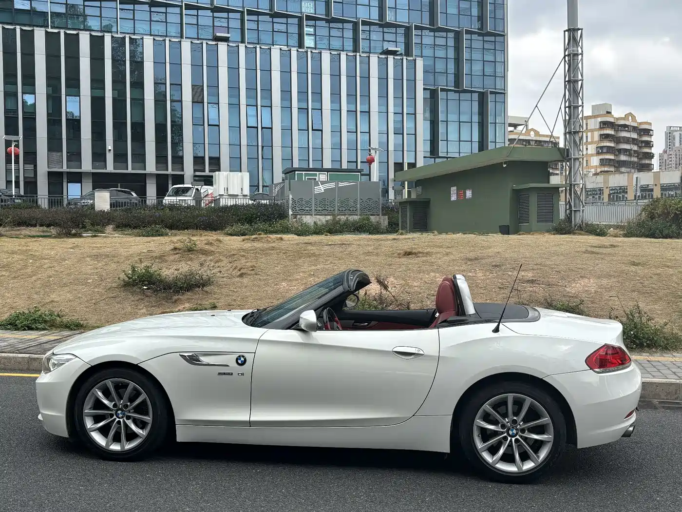 BMW Z4 2013 sDrive20i Leading фото 17
