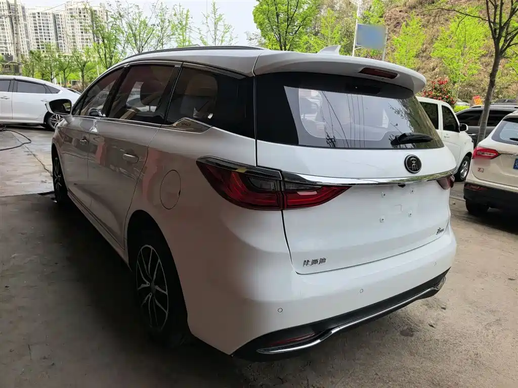BYD Song MAX 2018 1.5T Automatic Smart Connected Premium 6-Seater фото 5