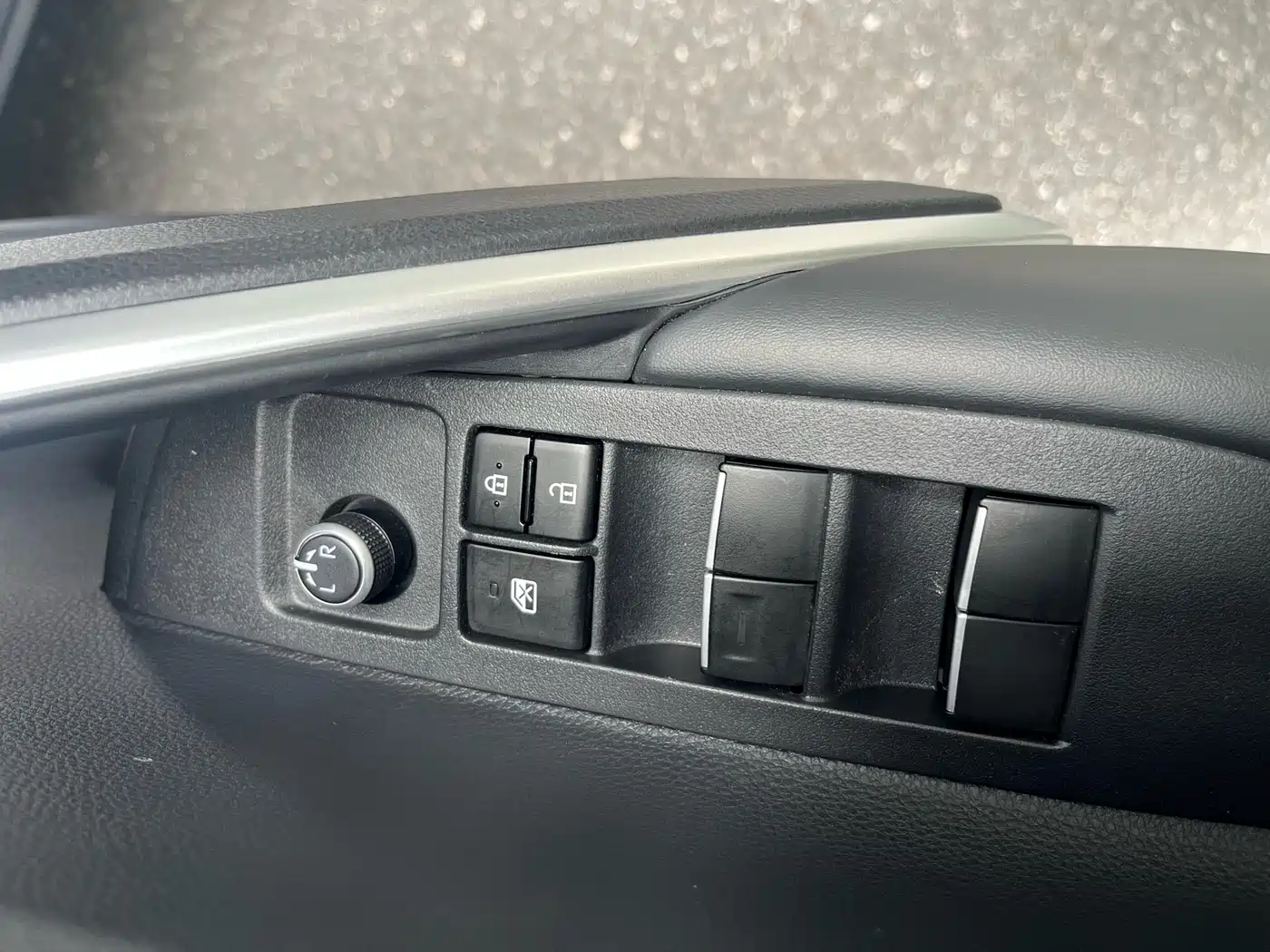 Toyota Frontlander 2023 2.0L CVT Luxury Edition фото 18