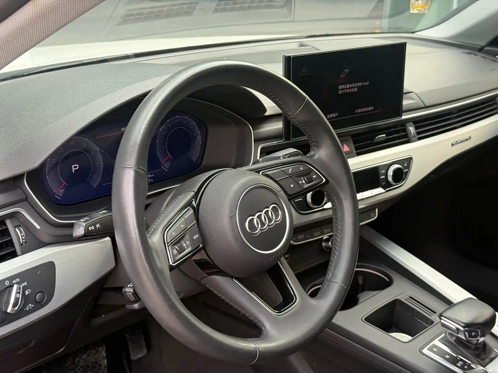 Фото 12 - Audi A4L
