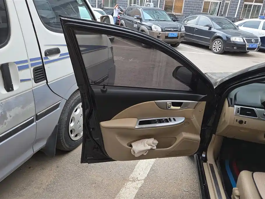 Buick Excelle 2013 1.5L Manual Classic Edition фото 7