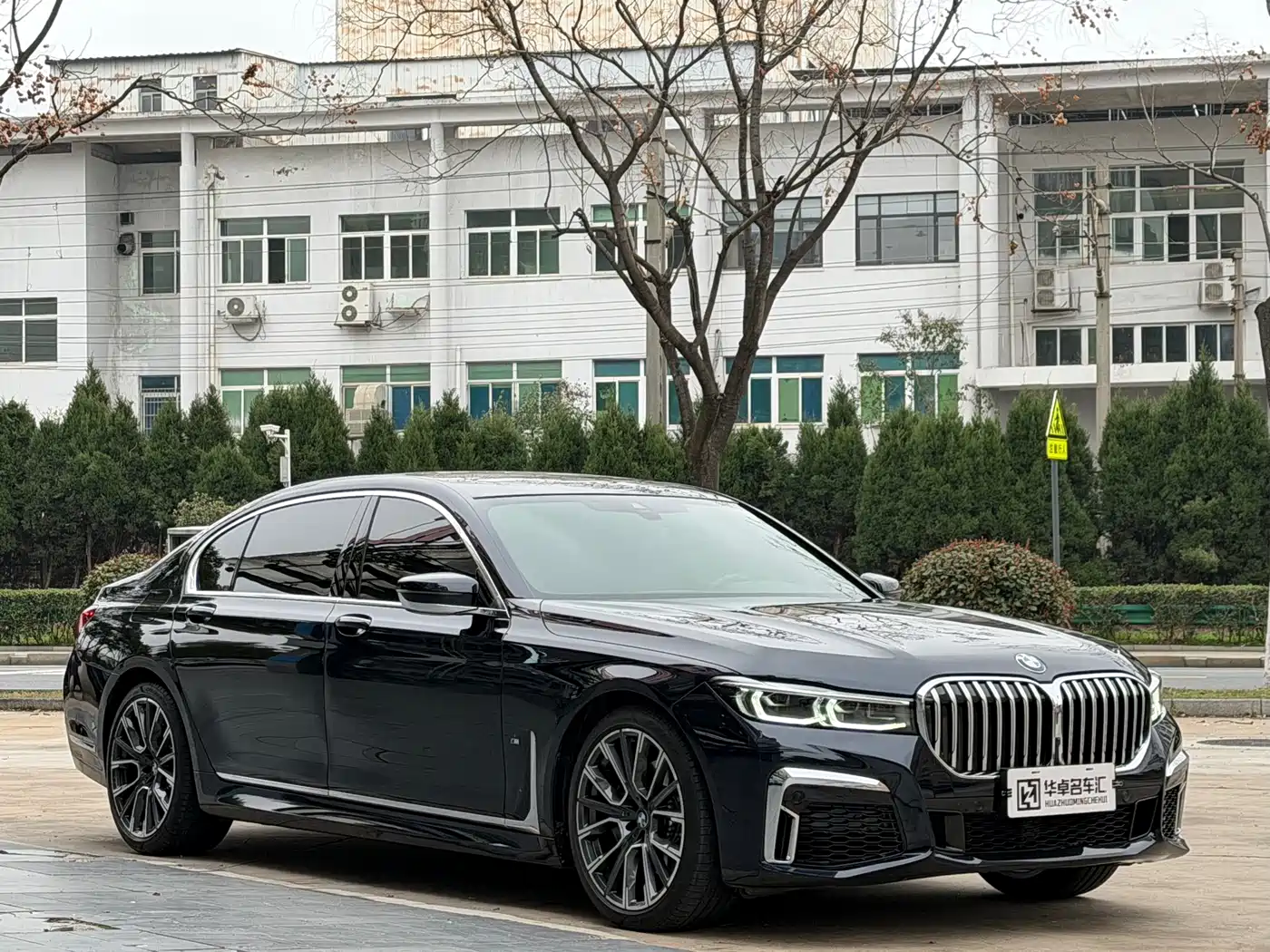 BMW 7 Series 2019 740Li Leading M Sport Package фото 3