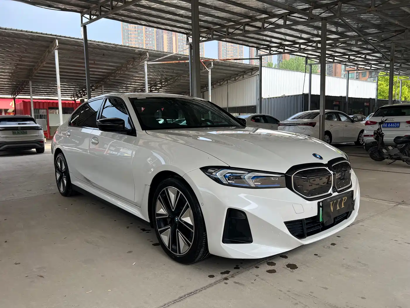 BMW i3 2024 eDrive 40 L Night Sport Package фото 3