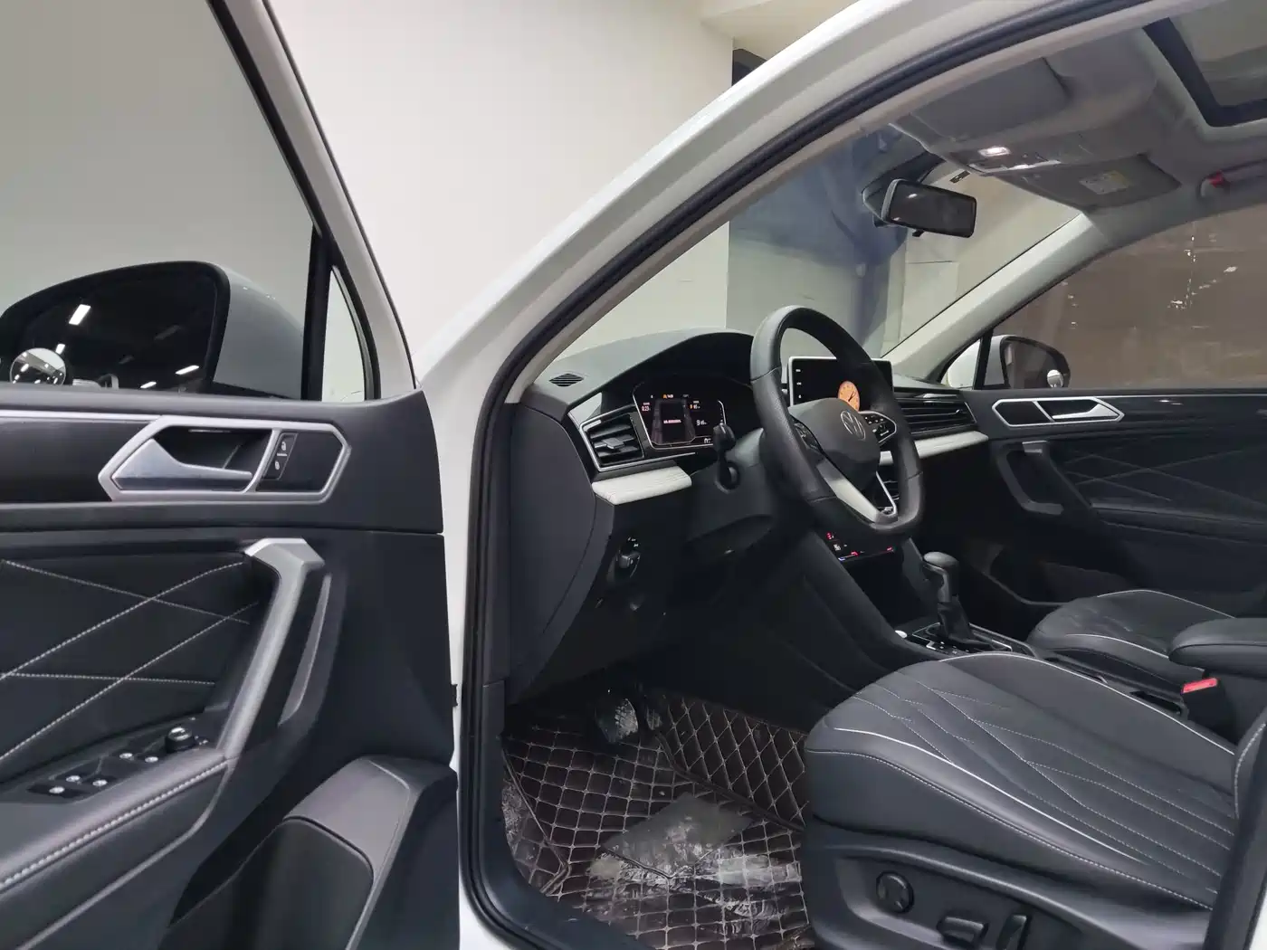 Volkswagen Tiguan L 2023 280TSI 2WD Trend Limited Edition фото 13