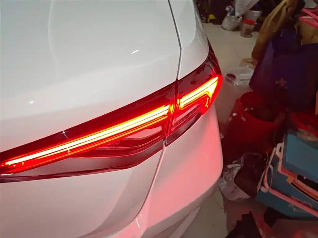 Toyota Corolla 2021 Hybrid 1.8L E-CVT Elite Edition фото 8