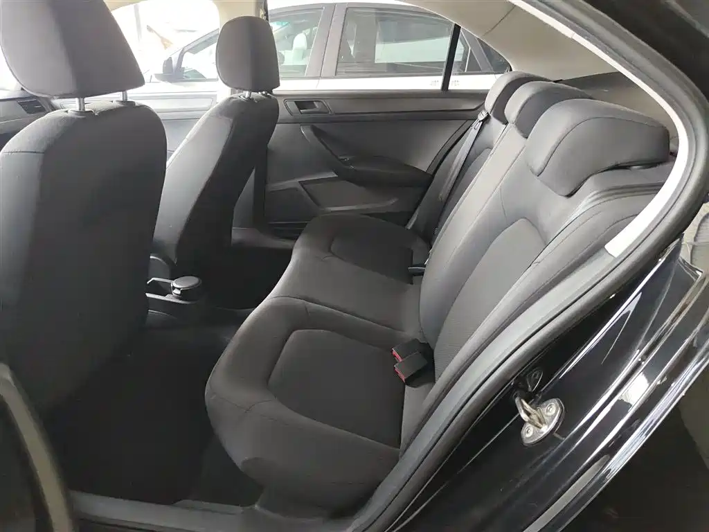 Volkswagen Santana 2015 1.6L Automatic Trend Edition фото 13
