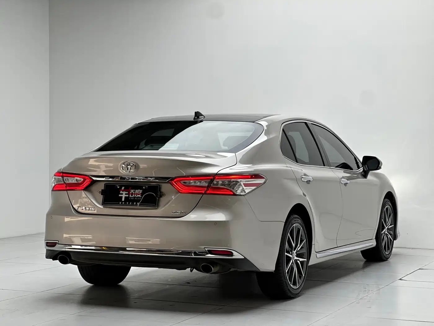 Toyota Camry 2023 2.5G Luxury Edition фото 4