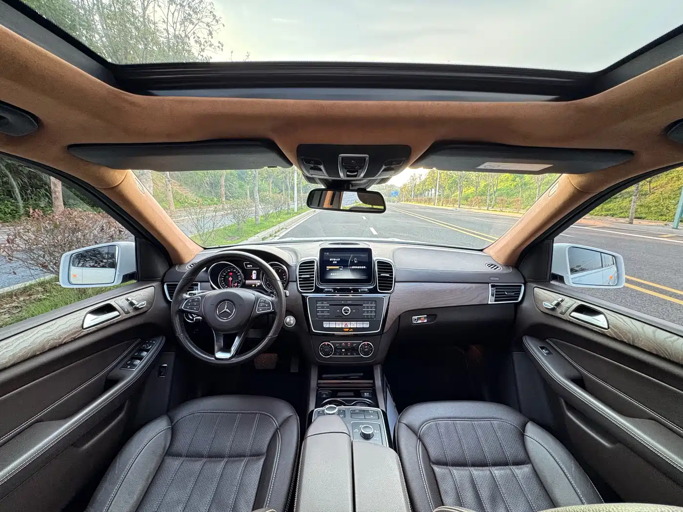 Mercedes-Benz GLE 2018 GLE 400 4MATIC Ultimate Edition фото 10