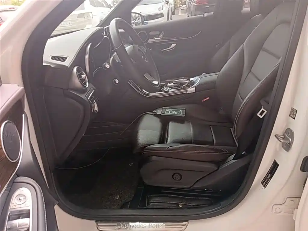 Mercedes-Benz GLC 2016 GLC 260 4MATIC Luxury фото 14