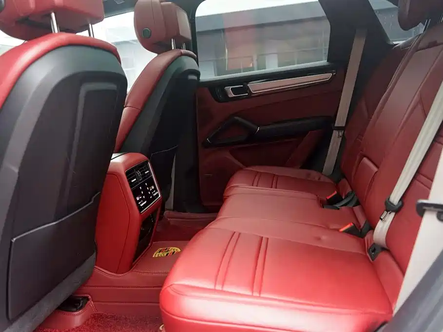 Porsche Cayenne New Energy 2023 Cayenne E-Hybrid 2.0T Platinum Edition фото 14
