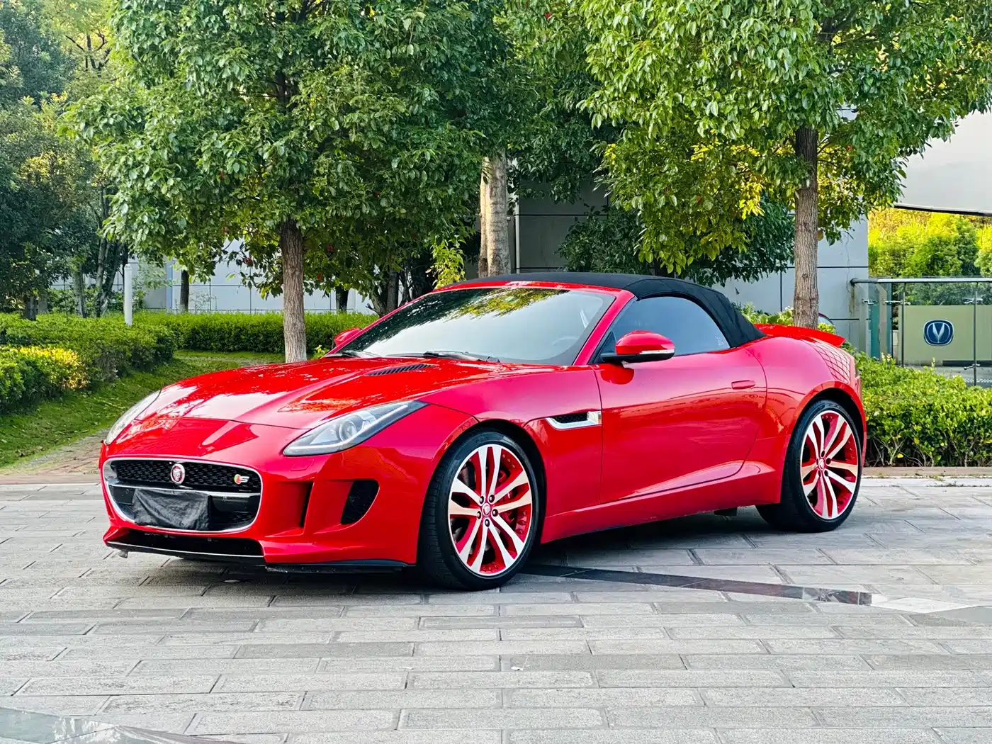 Фото 5 - Jaguar F-TYPE