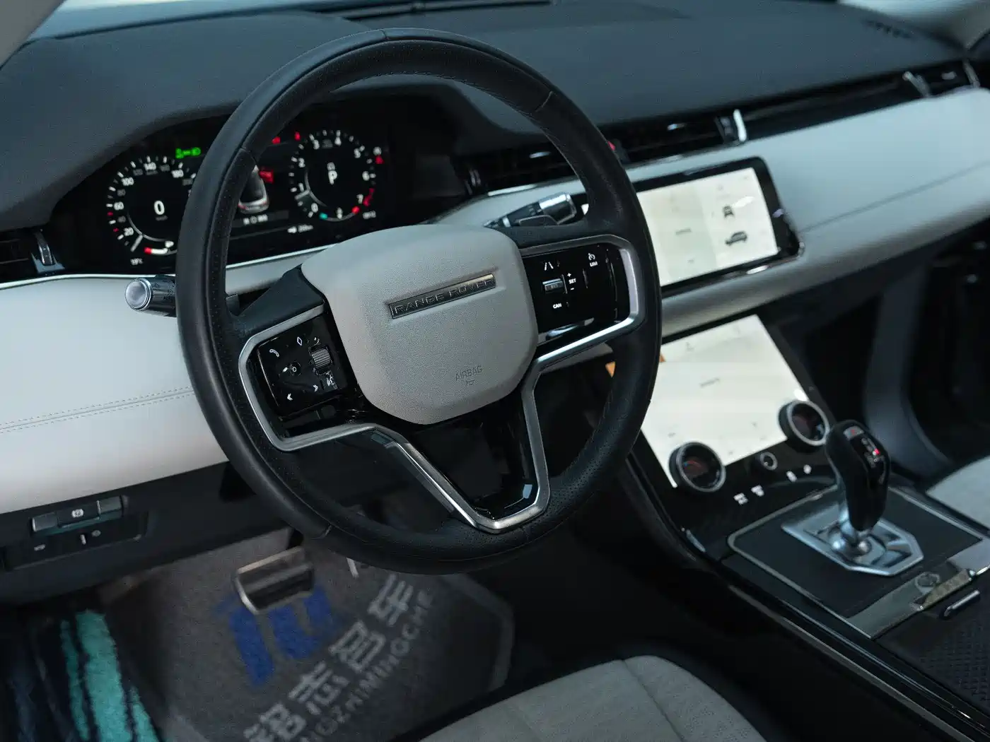 Land Rover Range Rover Evoque 2021 Range Rover Evoque L 249PS R-Dynamic First Edition Launch Edition фото 8