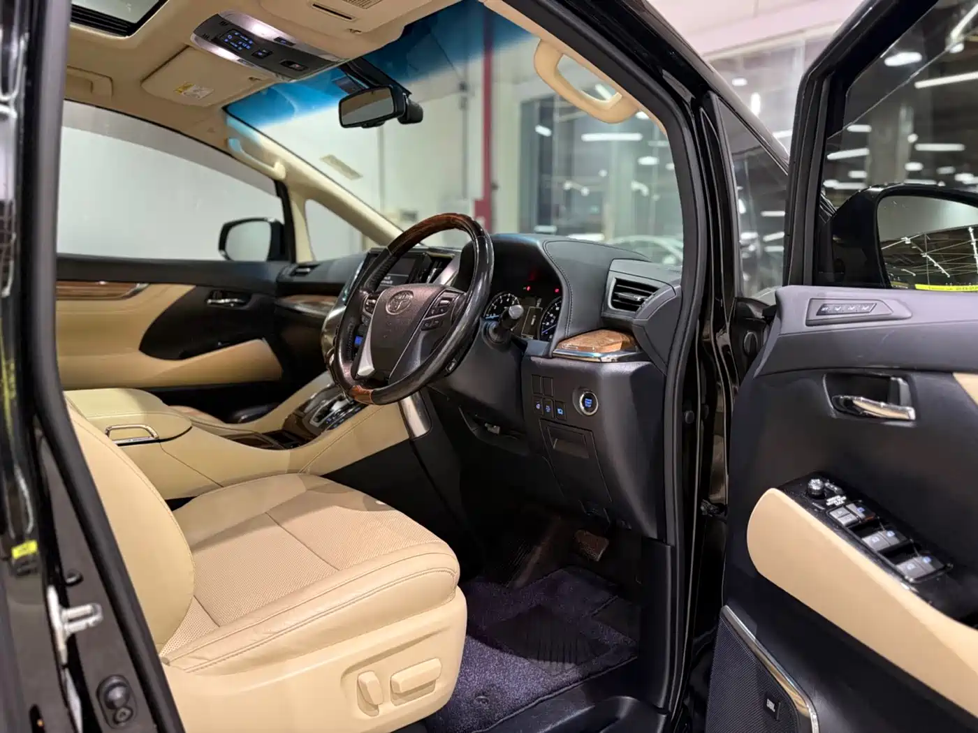 Toyota Alphard 2015 3.5L Premium Edition фото 7