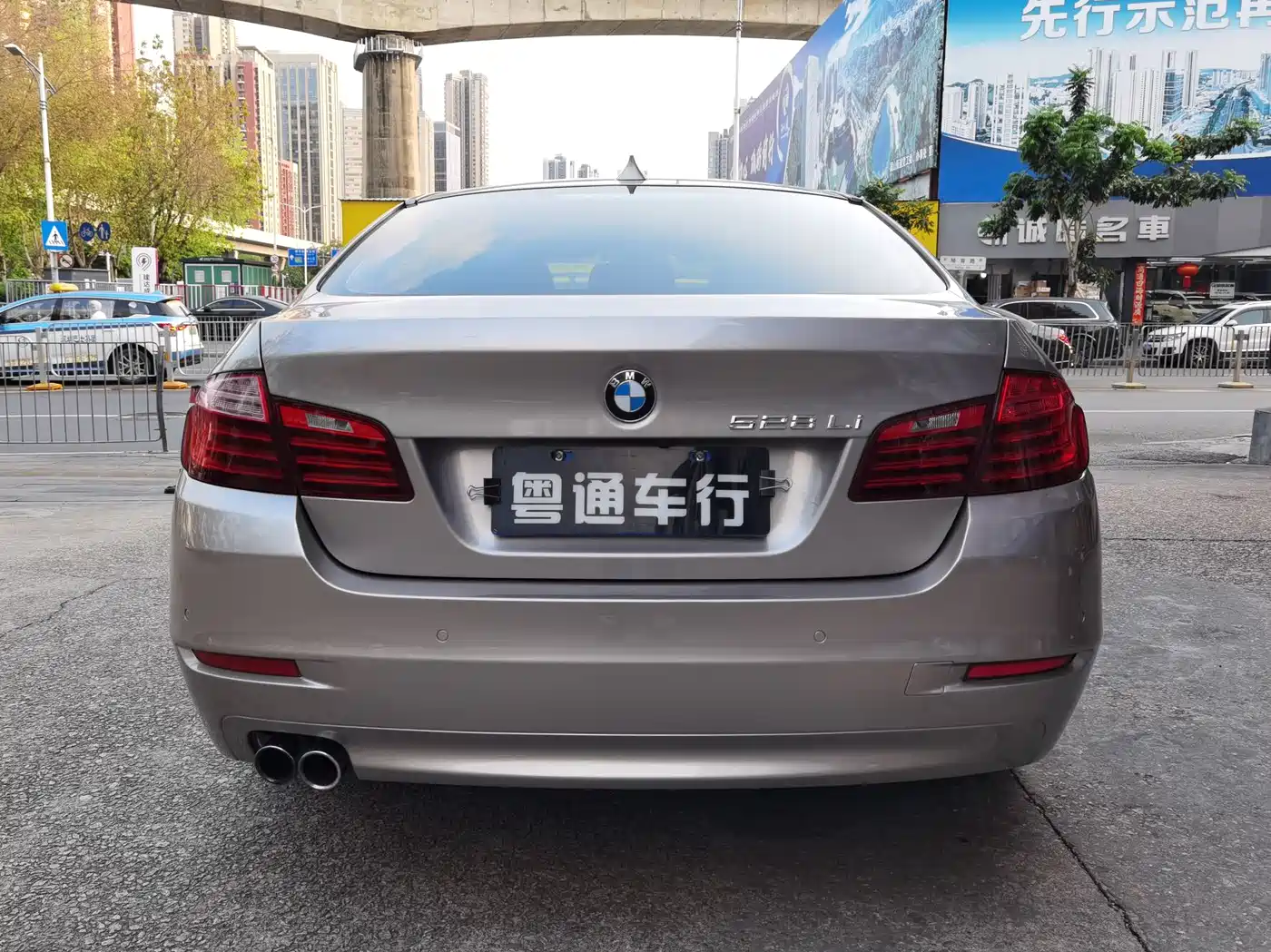 BMW 5 Series 2014 528Li Luxury Design Package фото 5