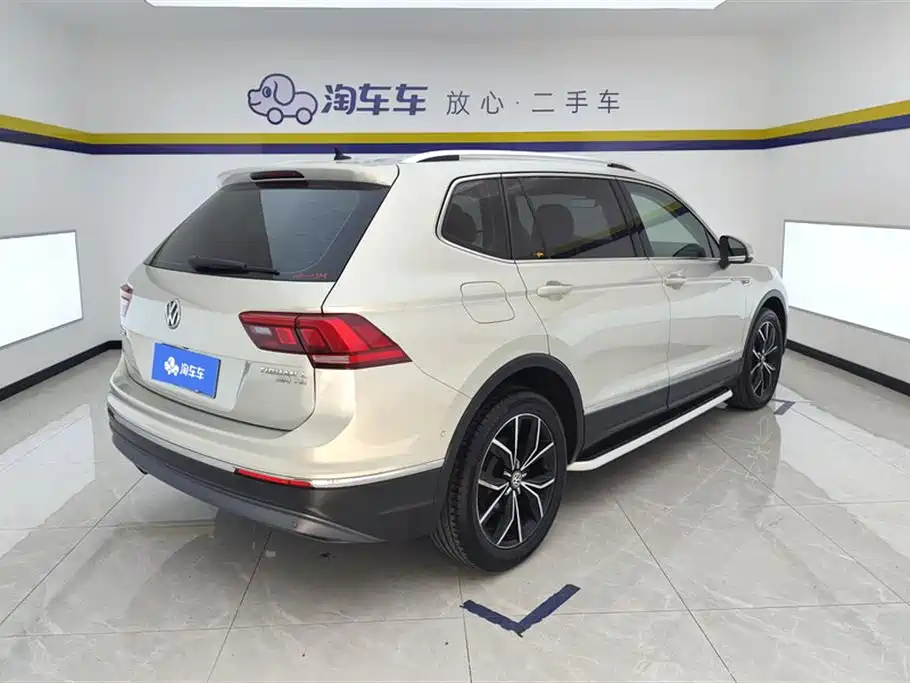 Volkswagen Tiguan L 2019 330TSI Automatic 2WD Smart Luxury Edition China VI фото 3