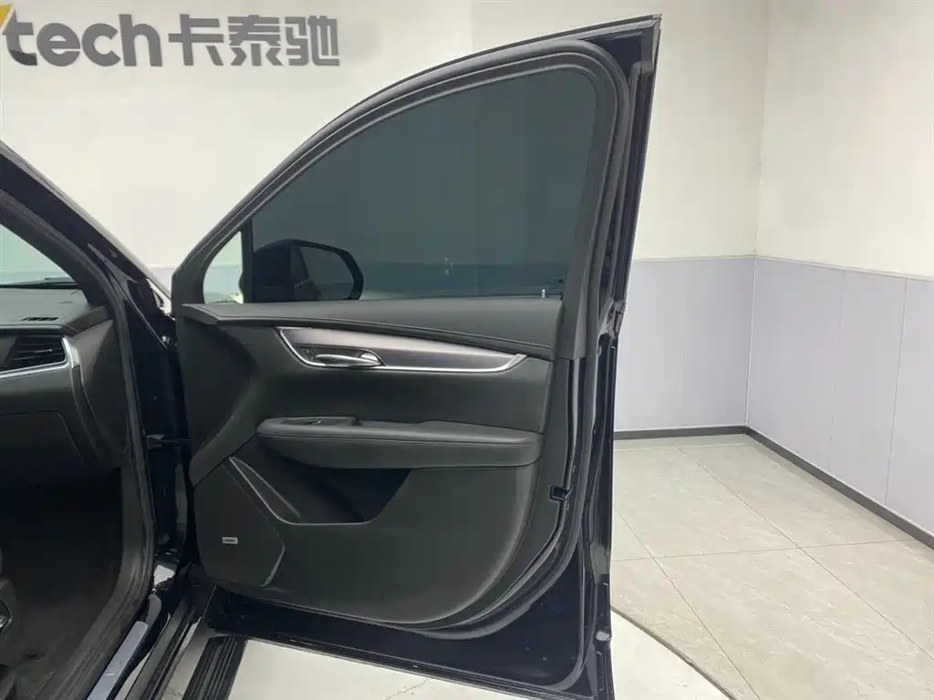Cadillac XT6 2021 2.0T 7-Seater 4WD Trend Edition фото 28