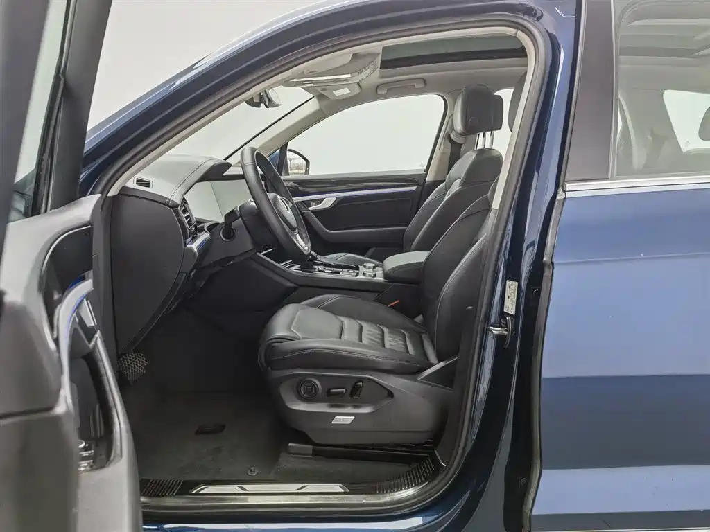 Volkswagen Touareg 2019 2.0TSI Sharp Wing Edition China VI фото 10