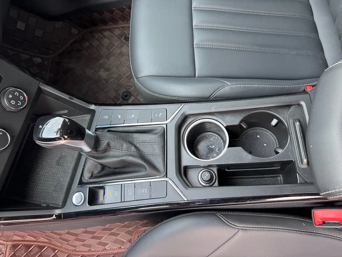 Volkswagen Passat 2022 280TSI Business Edition фото 10