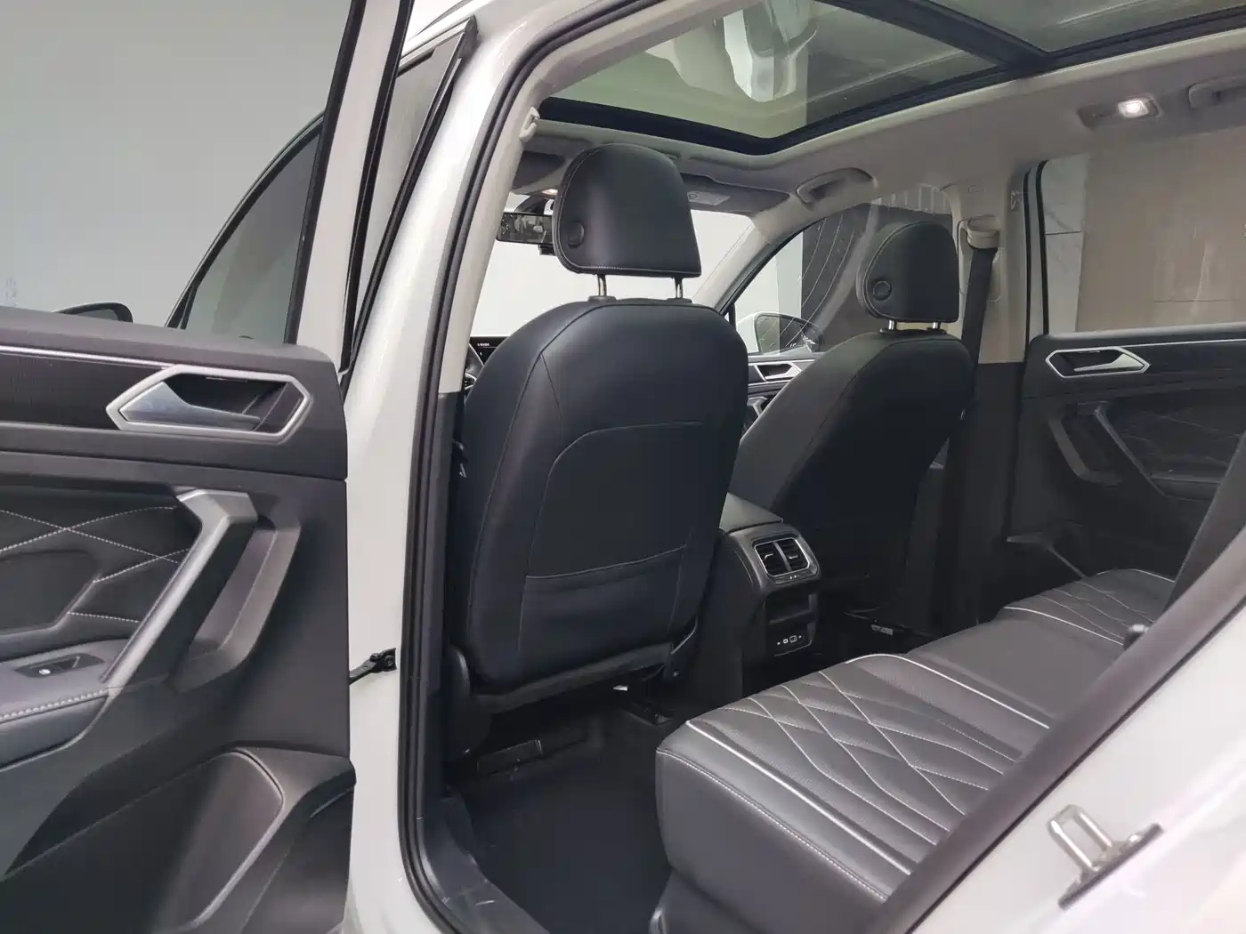 Volkswagen Tiguan L 2023 280TSI 2WD Trend Limited Edition фото 13
