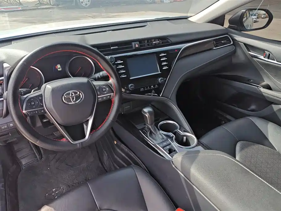 Toyota Camry 2018 2.5S Trend Edition фото 13