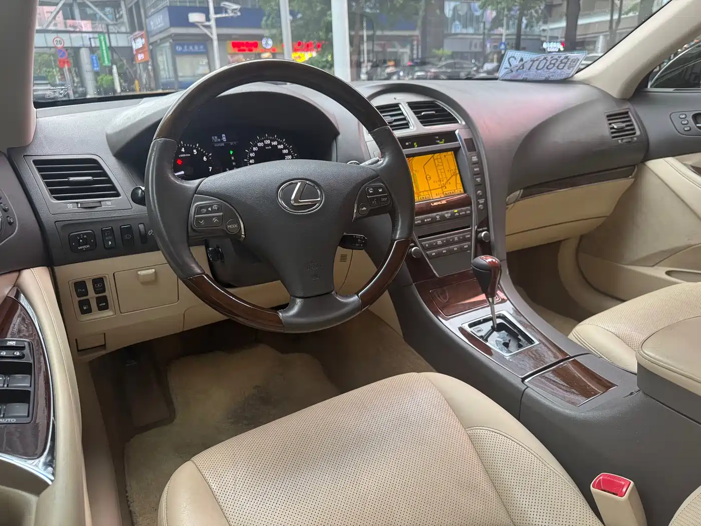 Фото 20 - Lexus ES