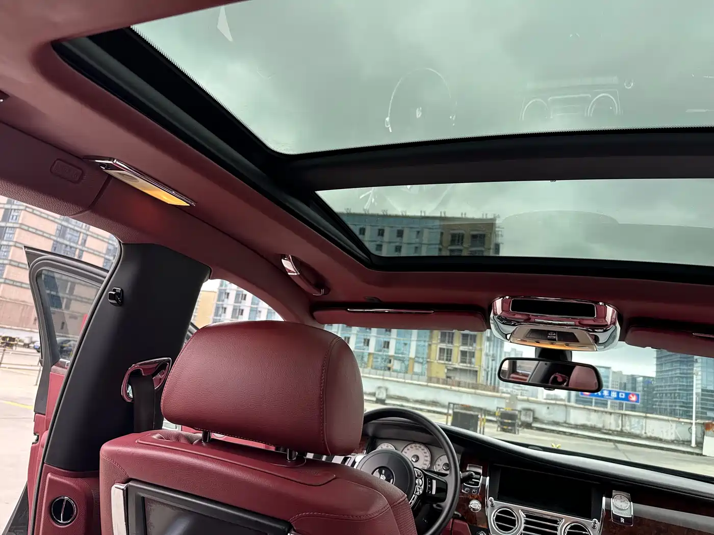 Rolls-Royce Ghost 2010 Model 6.6T Standard фото 12