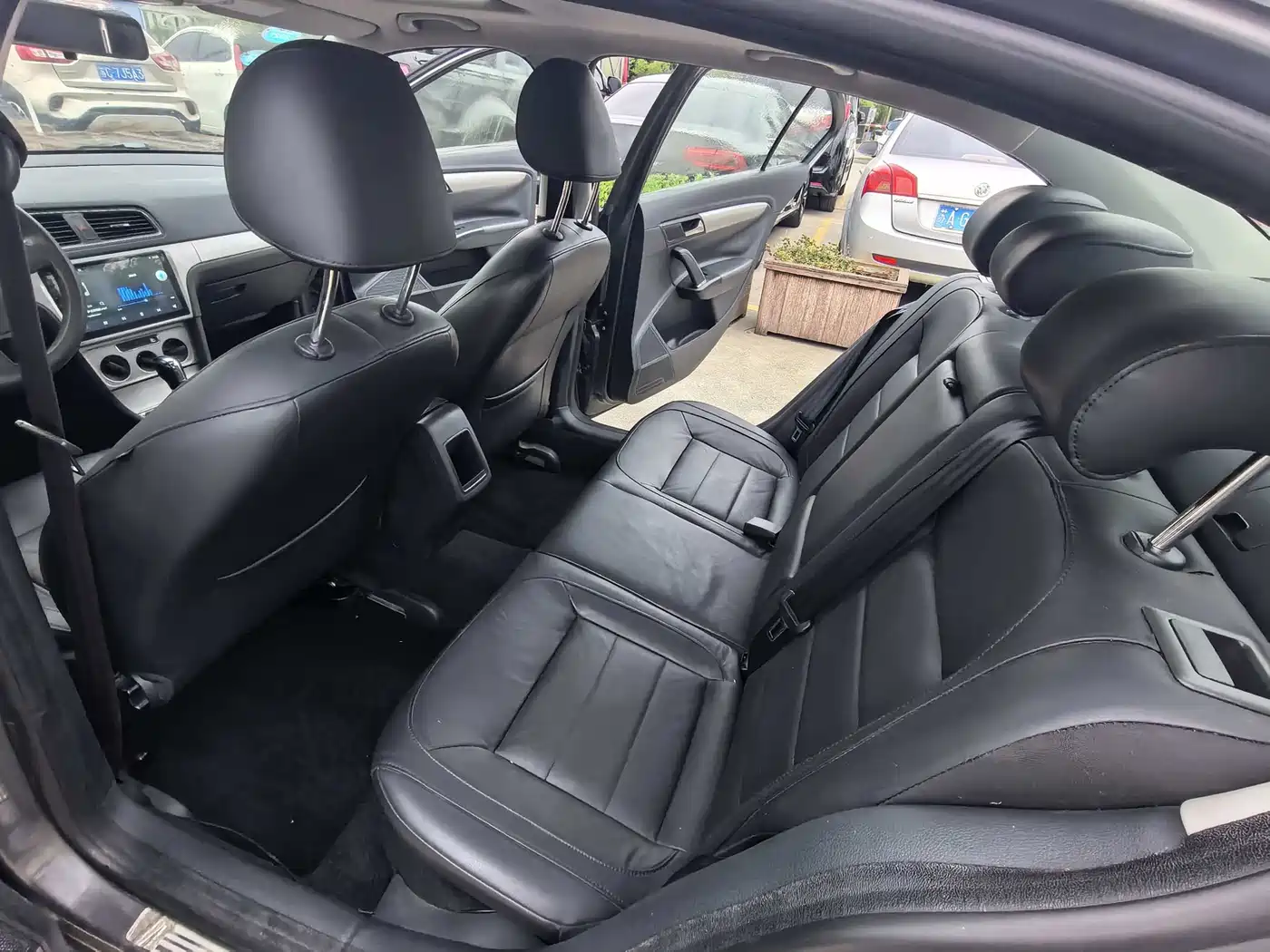 Volkswagen Lavida 2013 Facelift Classic 1.6L Automatic Comfort фото 5