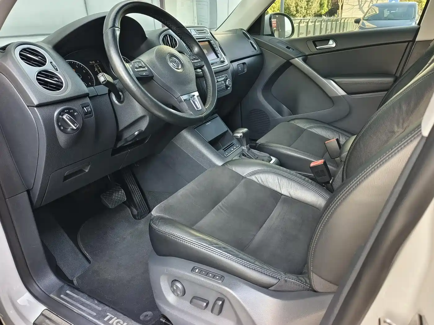 Volkswagen Tiguan 2010 2.0TSI Automatic AWD Flagship фото 9