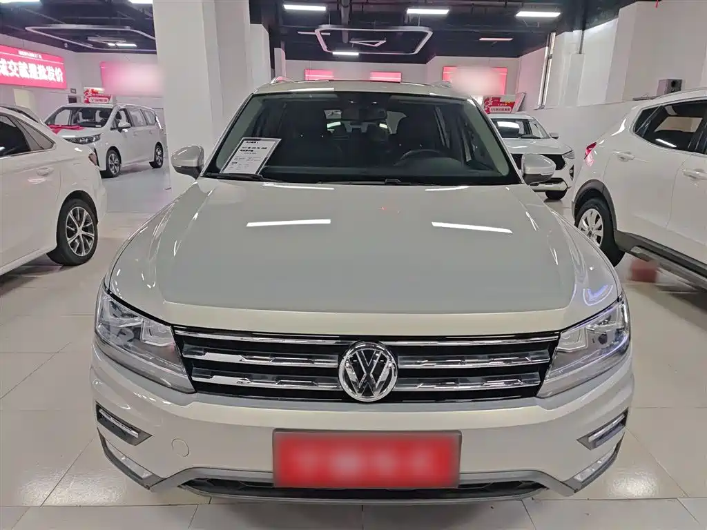 Volkswagen Tiguan L 2017 330TSI Automatic 2WD Luxury Edition фото 3