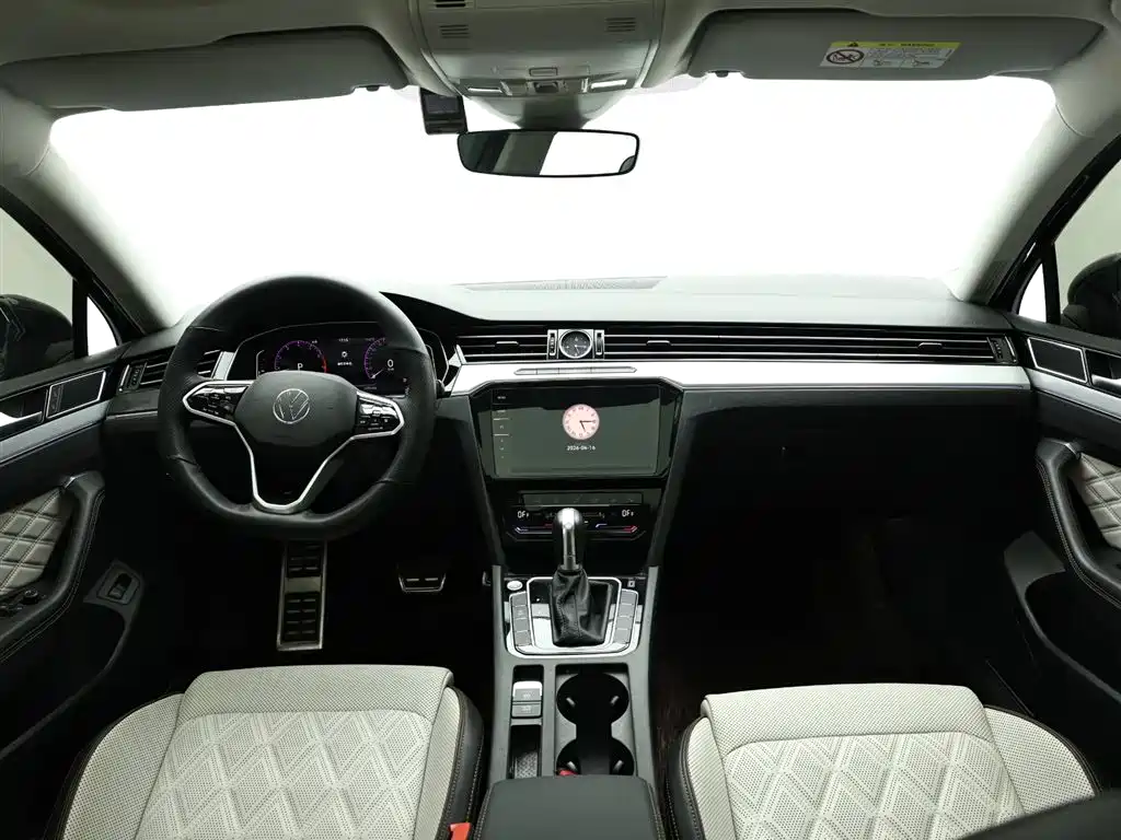 Volkswagen Magotan 2023 Model 2 Million Commemorative Edition 330TSI DSG Luxury фото 14