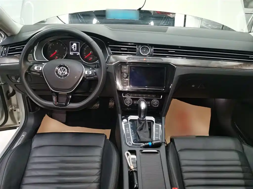 Volkswagen Magotan 2019 330TSI DSG Luxury China V фото 10