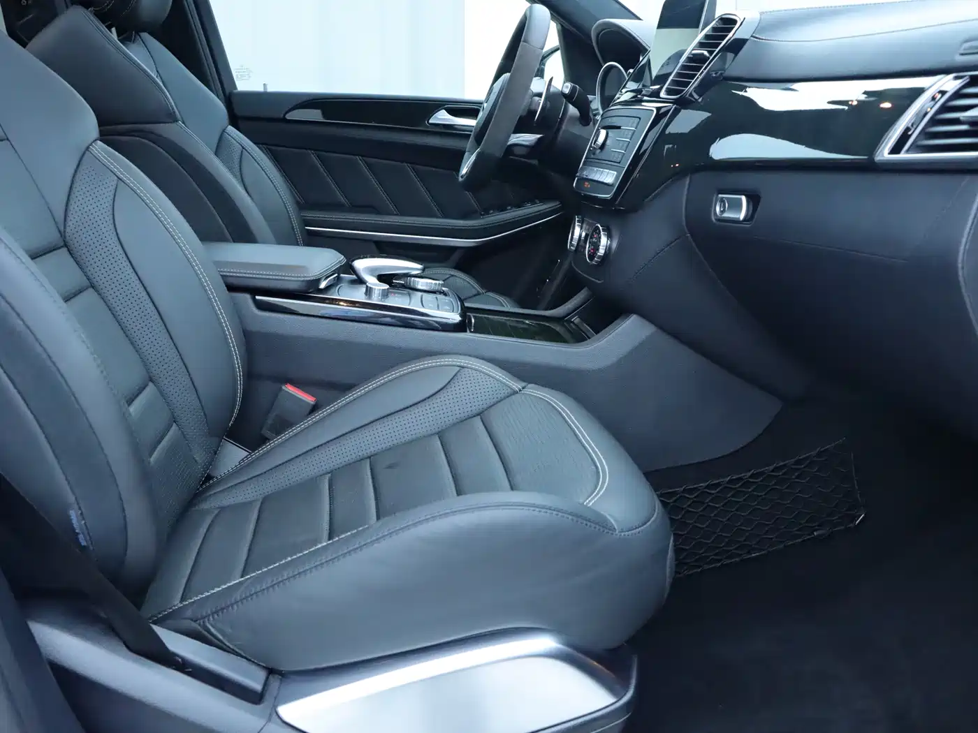 Mercedes-Benz GLS AMG 2017 AMG GLS 63 4MATIC фото 8