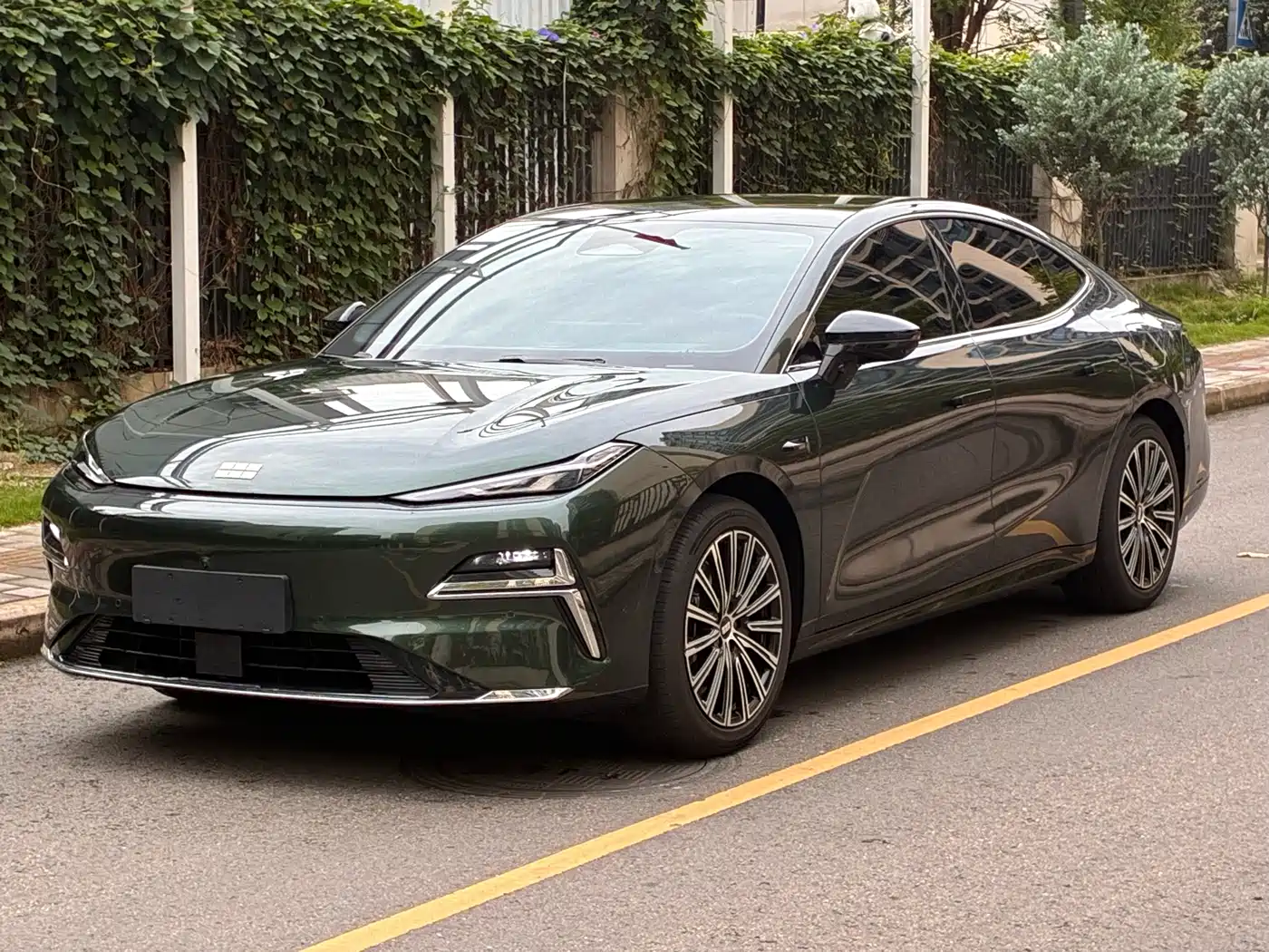 Geely Galaxy Galaxy Xingyao 8 2025 Model 130km EM-i Flagship Edition