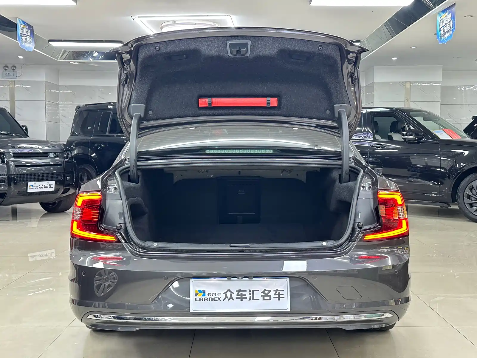 Фото 21 - Volvo S90