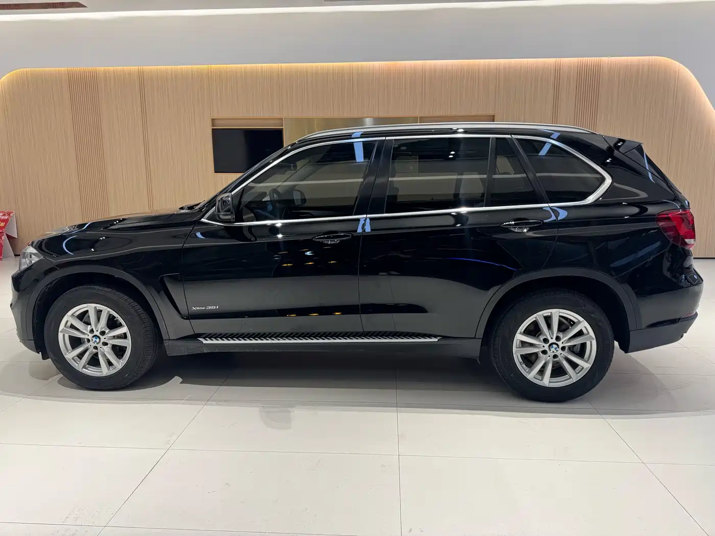 BMW X5 (Import) 2018 xDrive35i Elegant Model фото 3