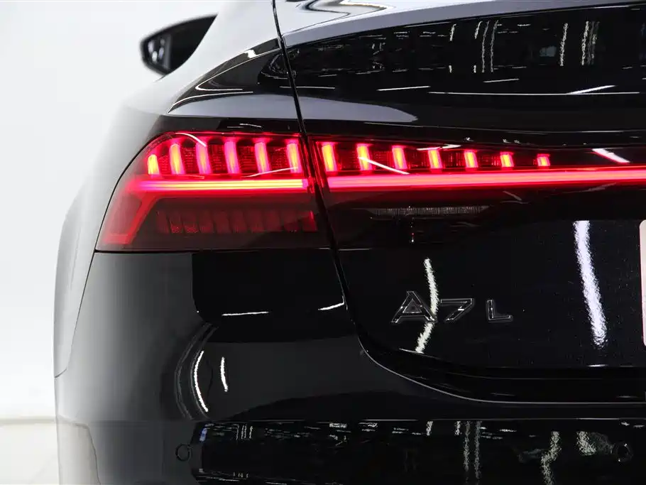 Audi A7L 2024 45TFSI S-line Dream Edition Crystal Package фото 11