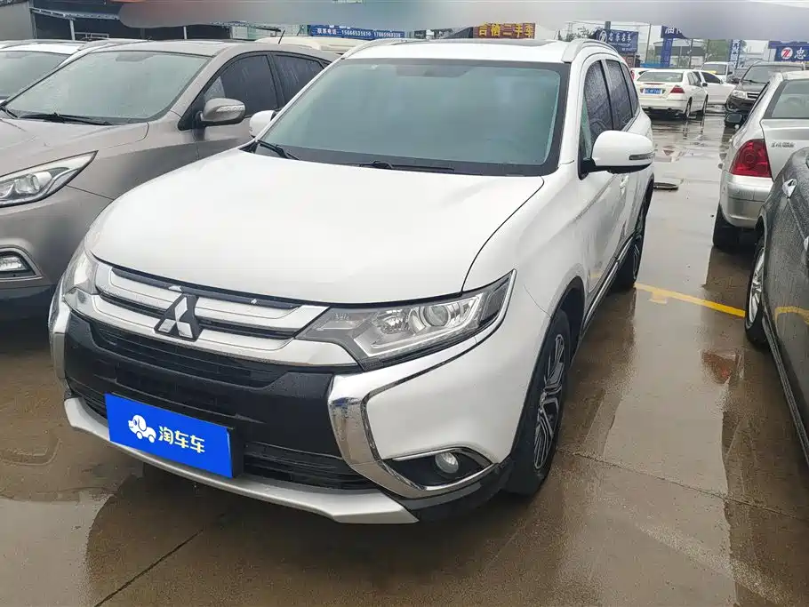 MITSUBISHI OUTLANDER