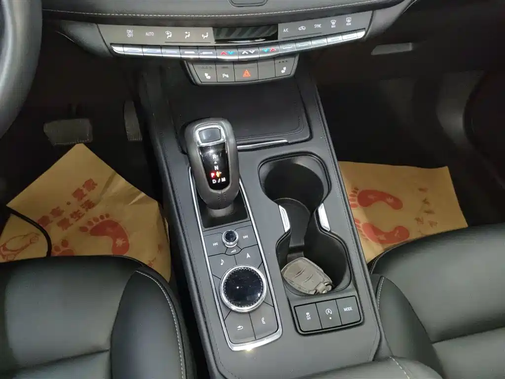 Cadillac XT4 2018 28T FWD Leading Edition фото 14