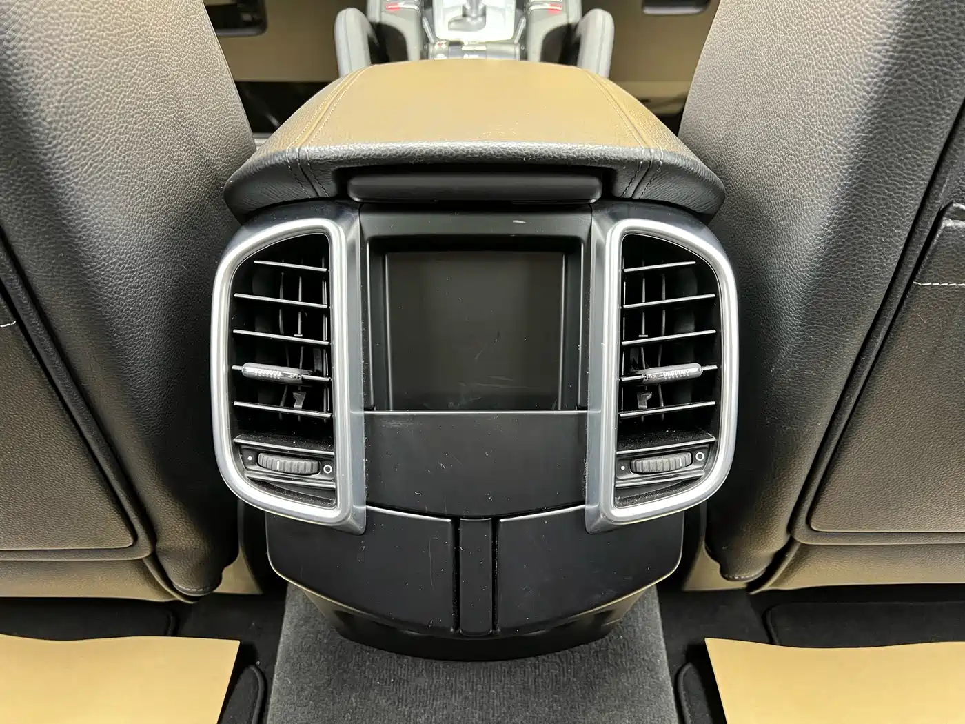 Porsche Cayenne 2016 Cayenne Platinum Edition 3.0T фото 26